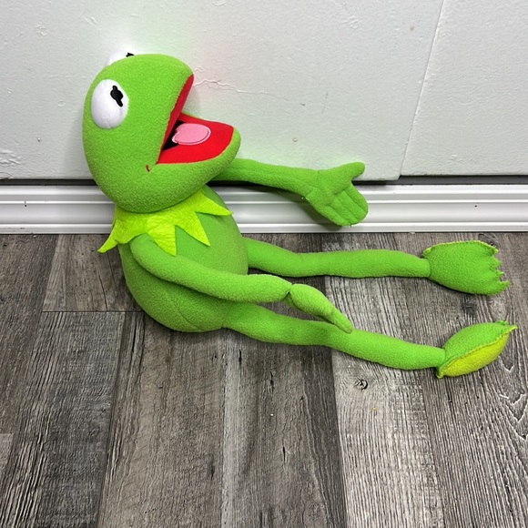 DISNEY JUST PLAY MUPPETS KERMIT THE FROG POSEABLE BENDABLE PLUSH 19 - Picture 4 of 10